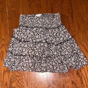 American Eagle Outfitters Black and White Floral Mini Skirt